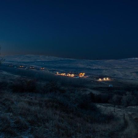 Готель Ferma Dacilor Tohani Екстер'єр фото